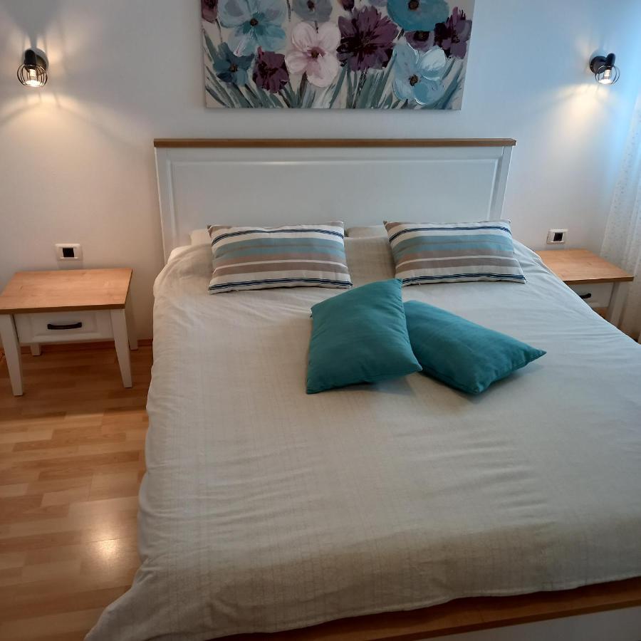Apartments Irena With Sea View Fažana Exterior foto