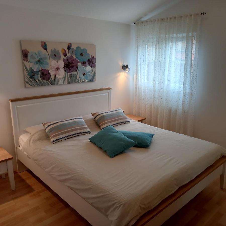 Apartments Irena With Sea View Fažana Exterior foto