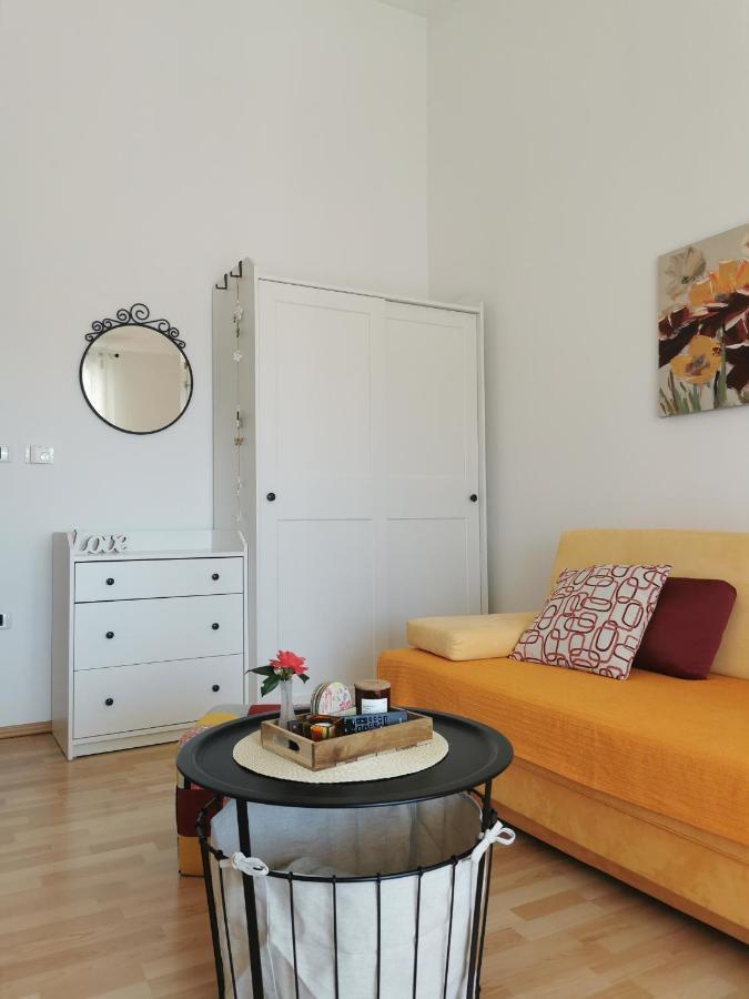 Apartments Irena With Sea View Fažana Exterior foto